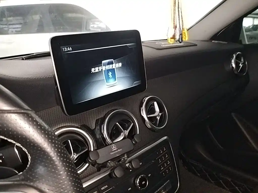 Mercedes-Benz GLA — миниатюра 13
