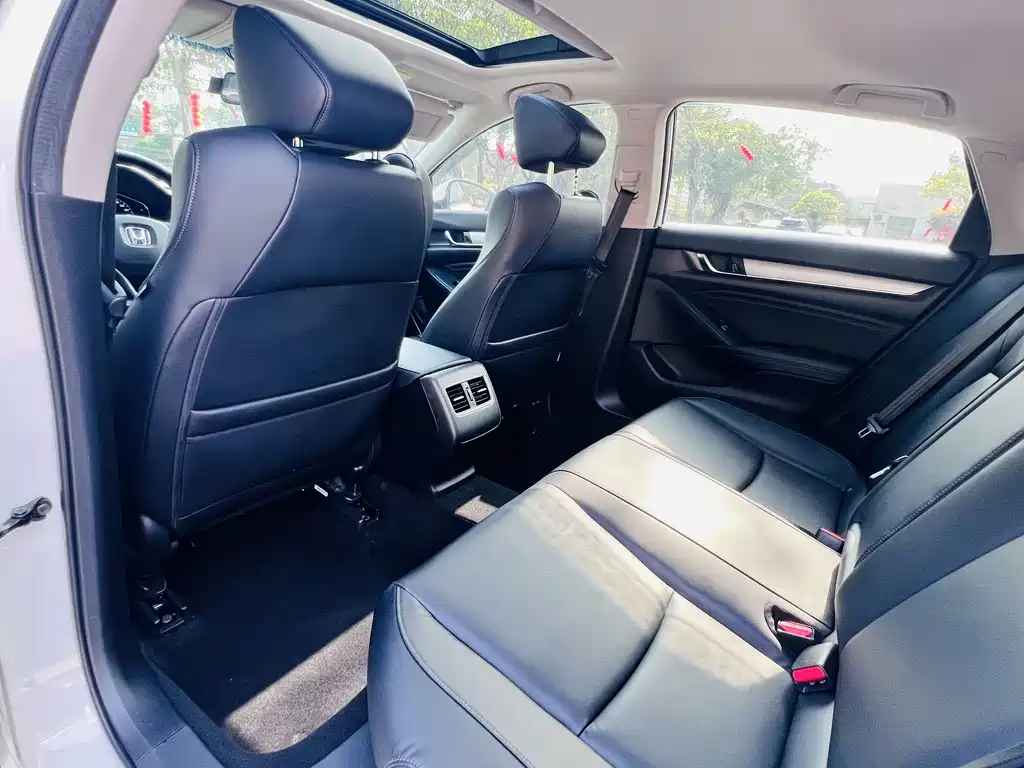 Honda Accord — миниатюра 8