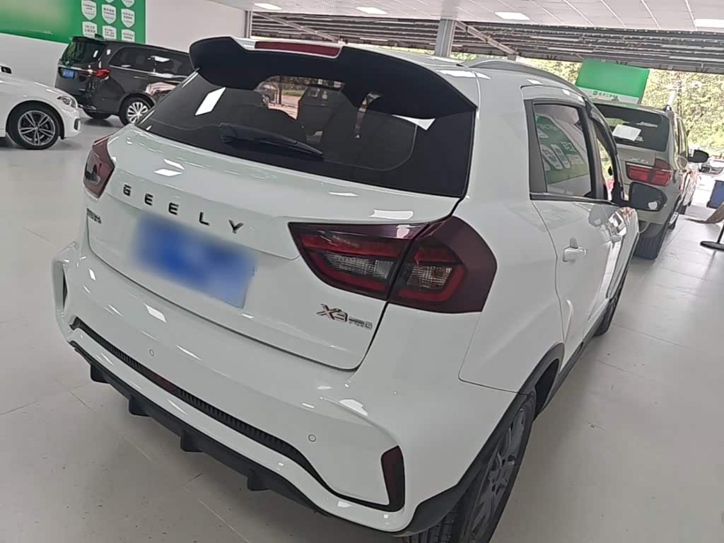 Geely Vision X3 1.5 л 2021 г. Белый, пробег 23400 км