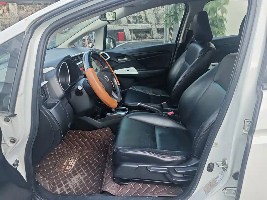 Honda Fit — миниатюра 7