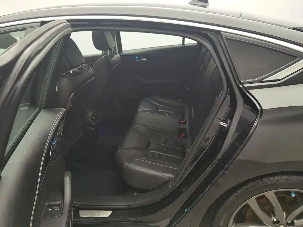Hongqi Hongqi H5 — миниатюра 15