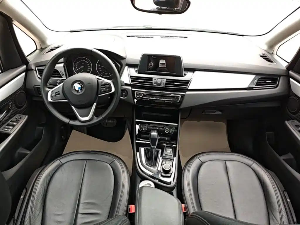 BMW 2 Series Active Tourer — миниатюра 10