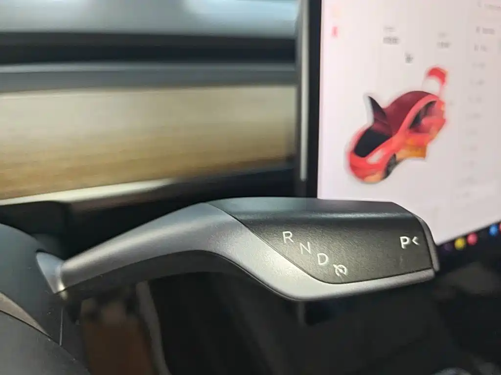 Tesla Model 3 — миниатюра 19