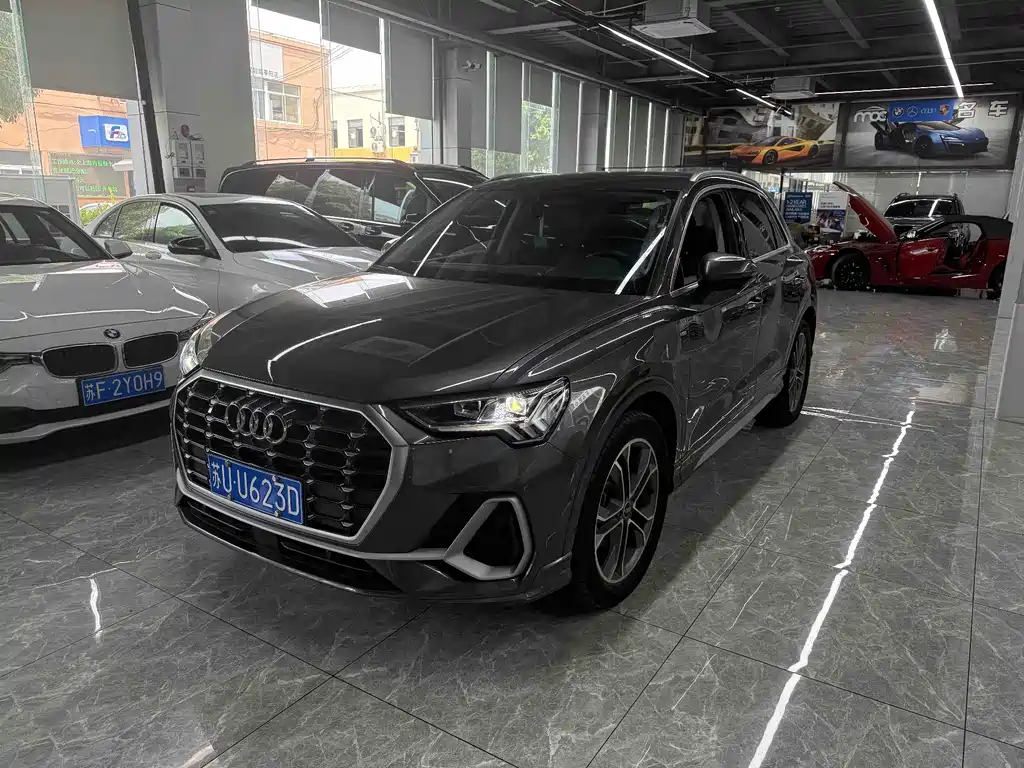 Купить Audi Q3