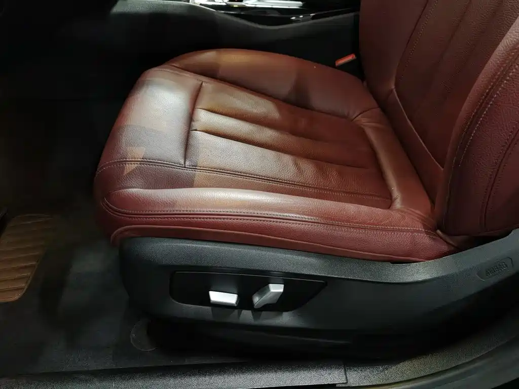 BMW 5 Series — миниатюра 20