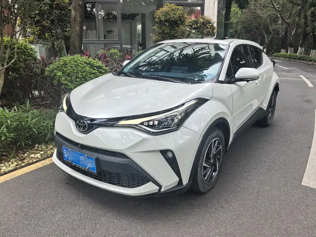 Купить Toyota C-HR