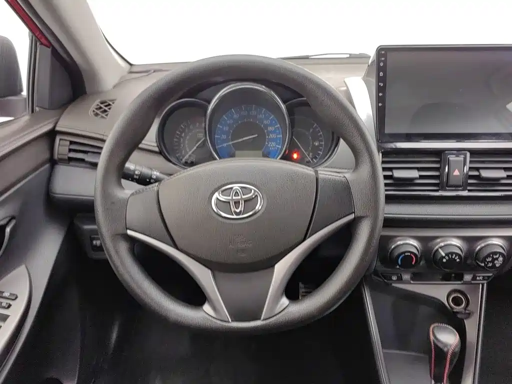 Toyota Yaris L — миниатюра 11
