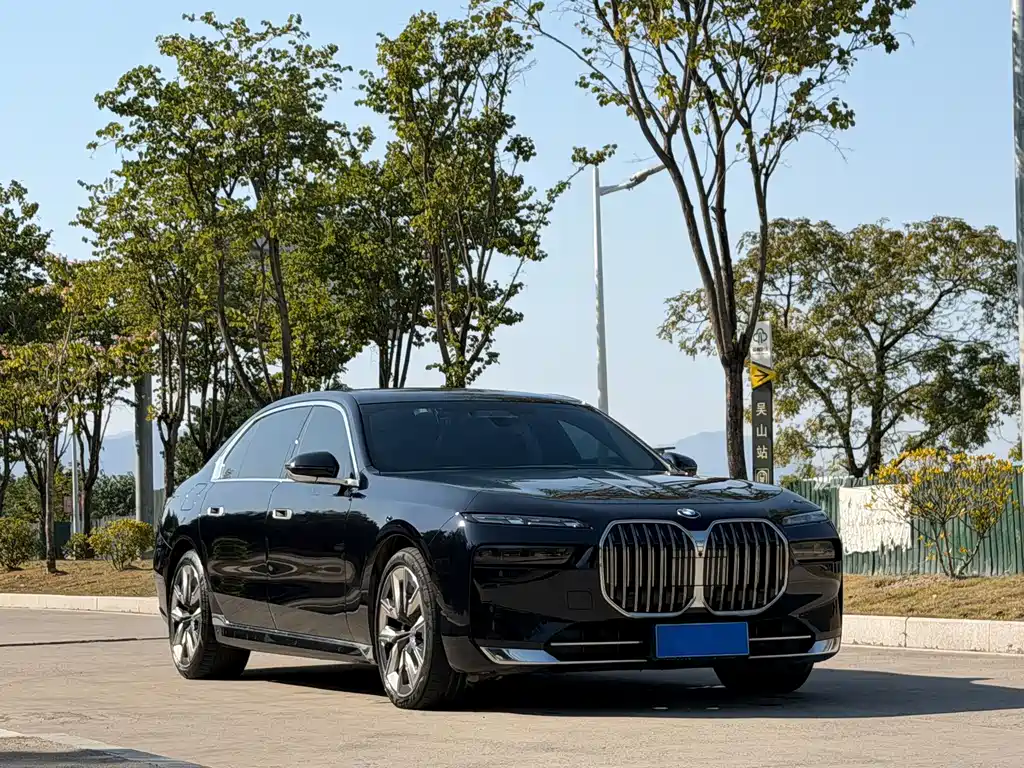 BMW 7 Series 7 2023 740Li Premium Luxury