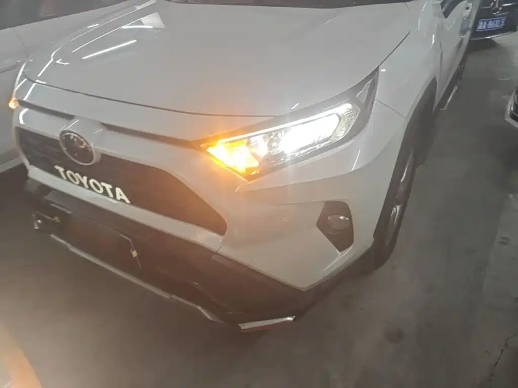 Toyota RAV4 — миниатюра 24