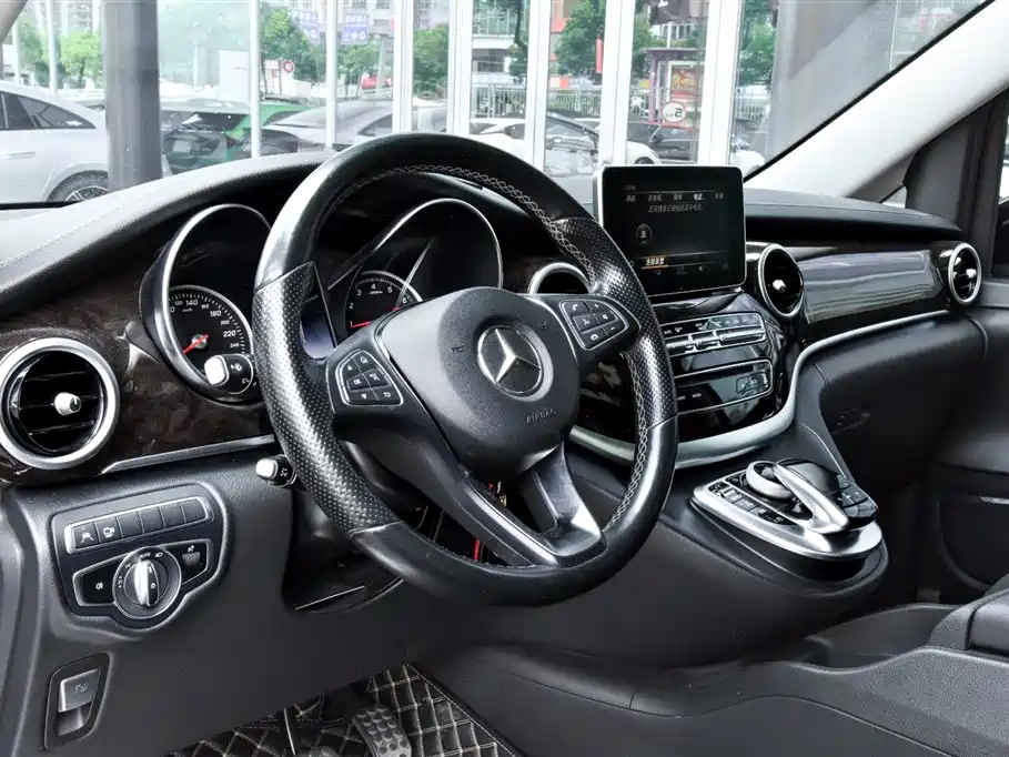 Mercedes-Benz V-Class — миниатюра 15