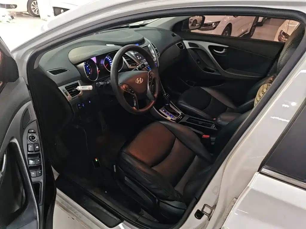 Hyundai Elantra Langdong — миниатюра 15