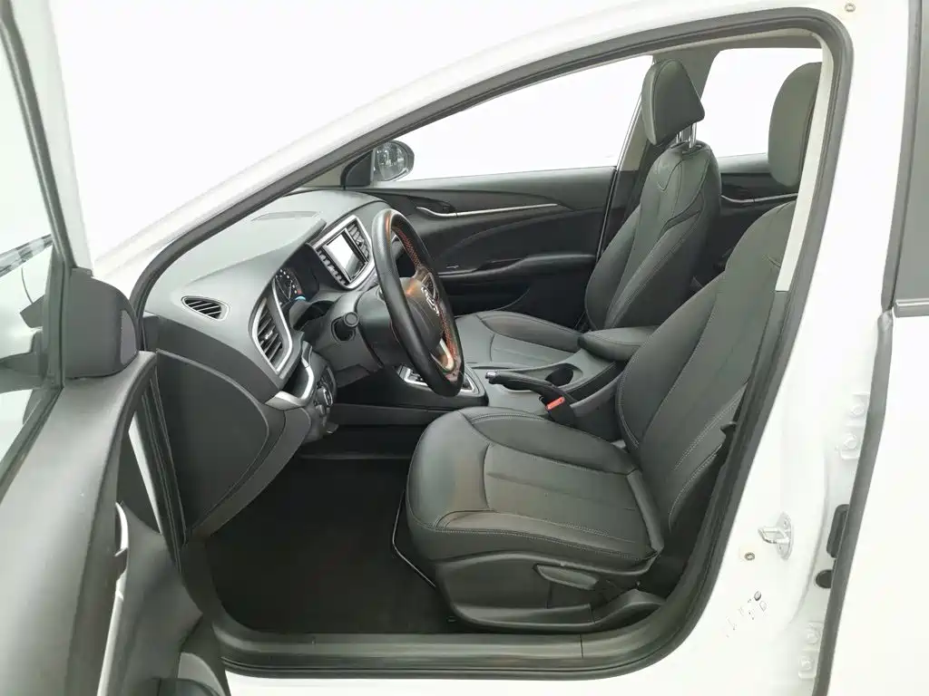 Buick Excelle — миниатюра 10