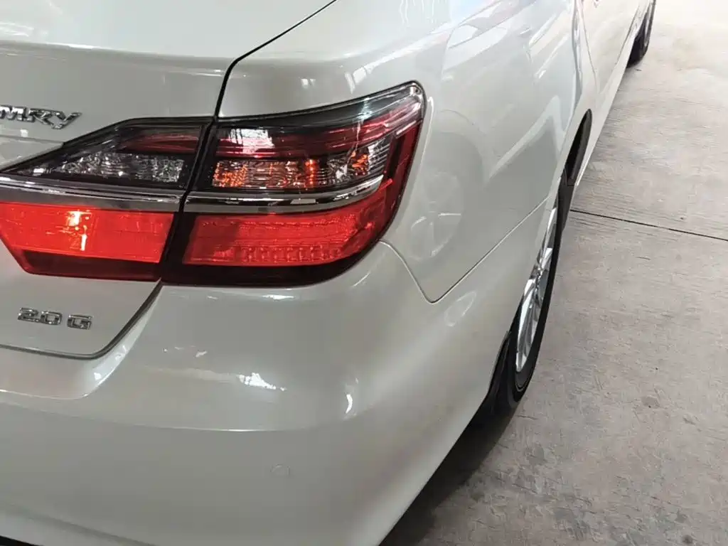 Toyota Camry — миниатюра 8