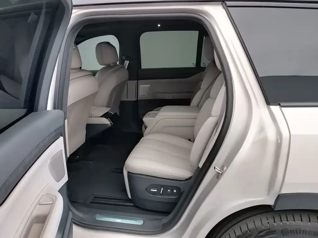 NIO ES8 — миниатюра 13