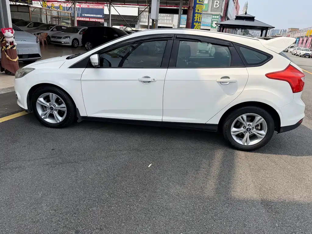 Ford Focus — миниатюра 6