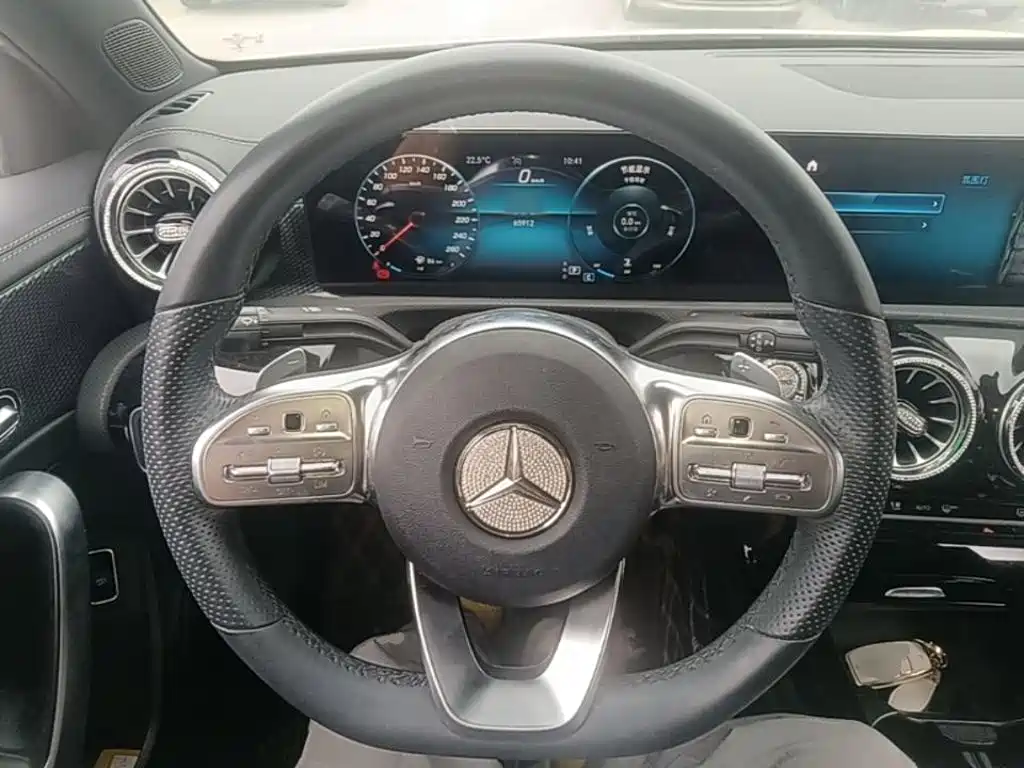 Mercedes-Benz A-Class — миниатюра 11