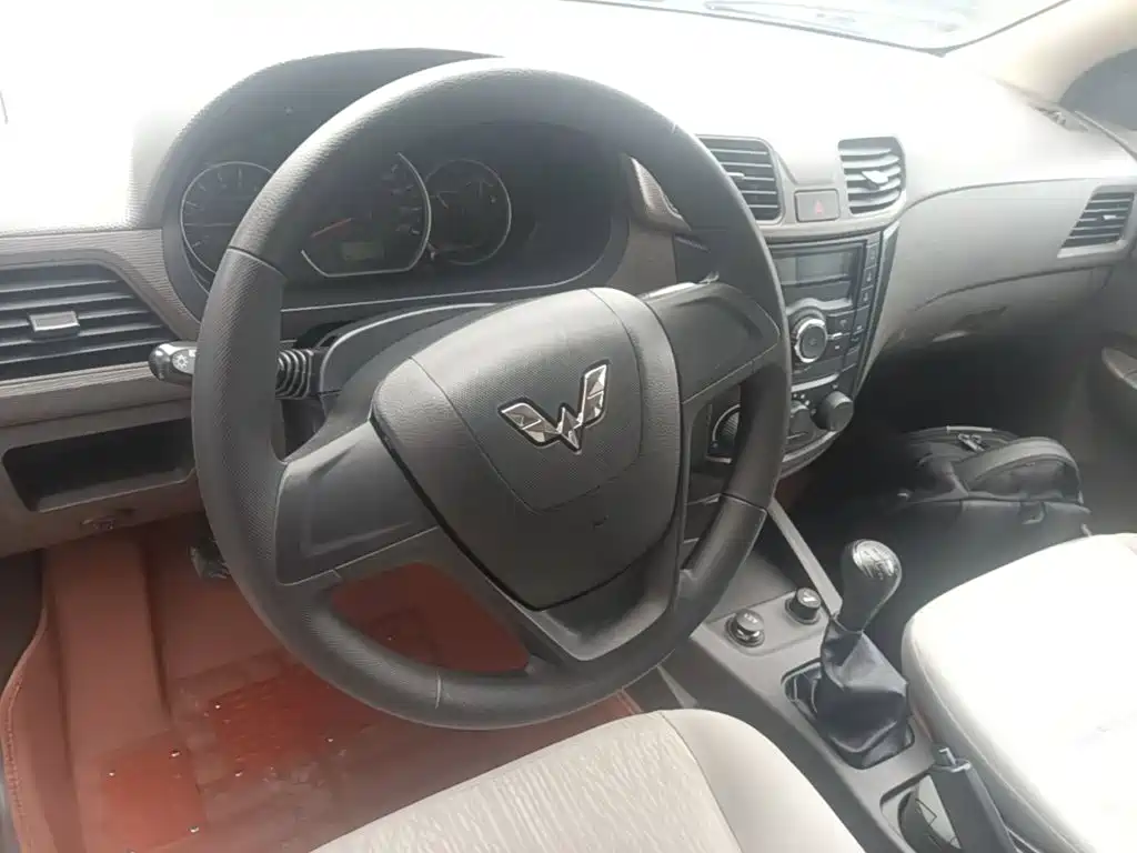 Wuling Hongguang — миниатюра 11