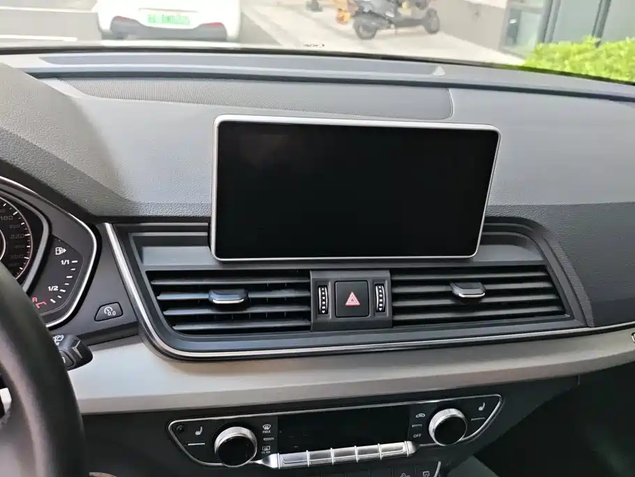 Audi Q5L — миниатюра 13
