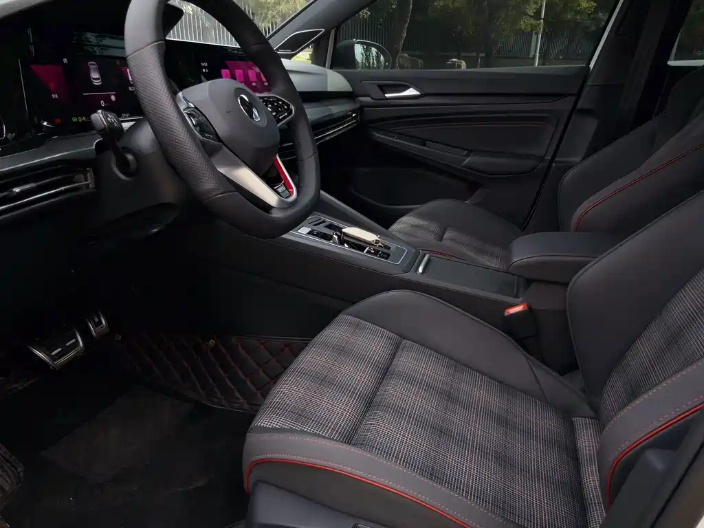 Volkswagen Golf GTI — миниатюра 7