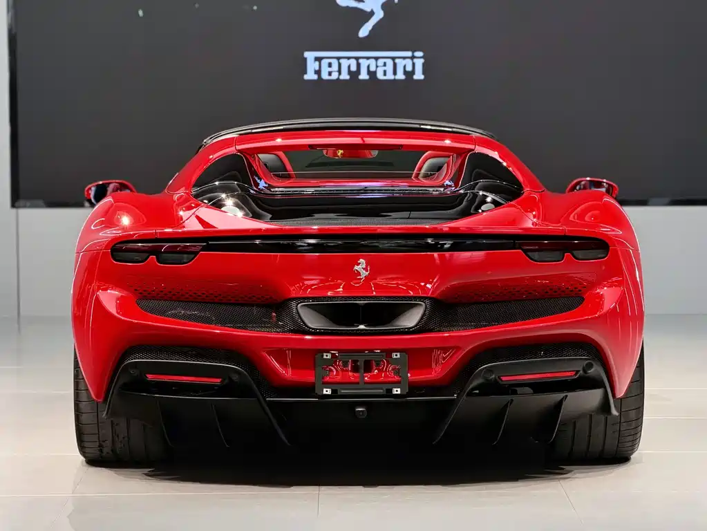 Ferrari 296 3.0T V6 GTS, фото 4