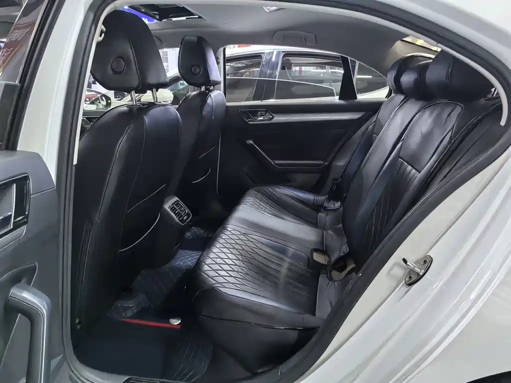 Volkswagen Lamando — миниатюра 9