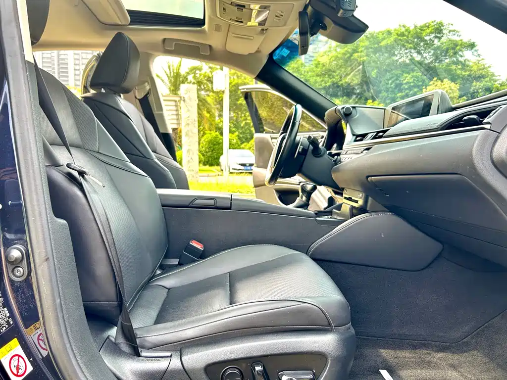 Lexus ES — миниатюра 15