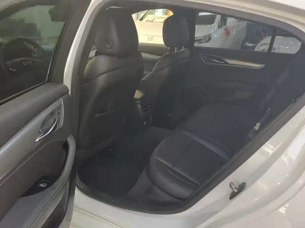 Cadillac CT5 — миниатюра 4