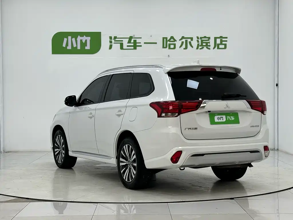 Mitsubishi Outlander — миниатюра 4