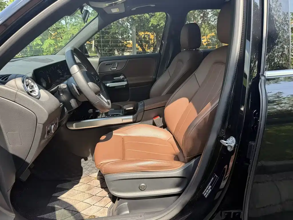 Mercedes-Benz GLB — миниатюра 17