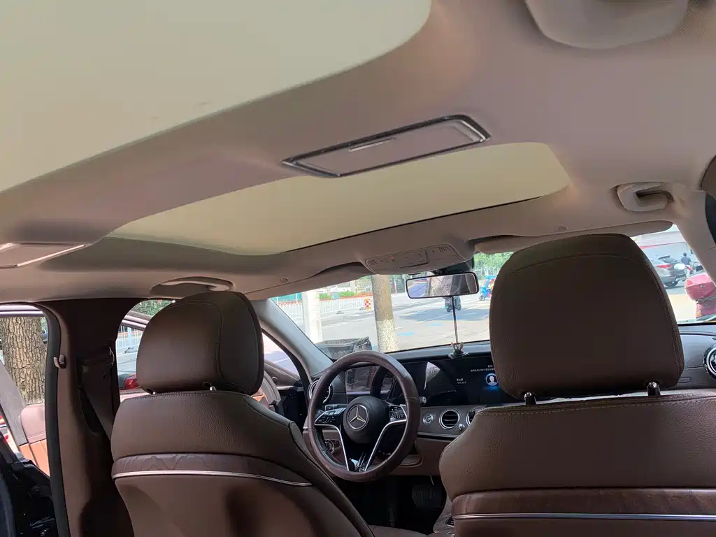 Mercedes-Benz E-Class — миниатюра 12