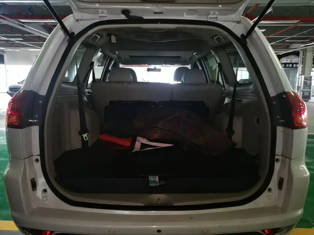 Mitsubishi Pajero Sport — миниатюра 19