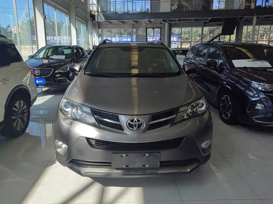 Toyota RAV4 — миниатюра 2