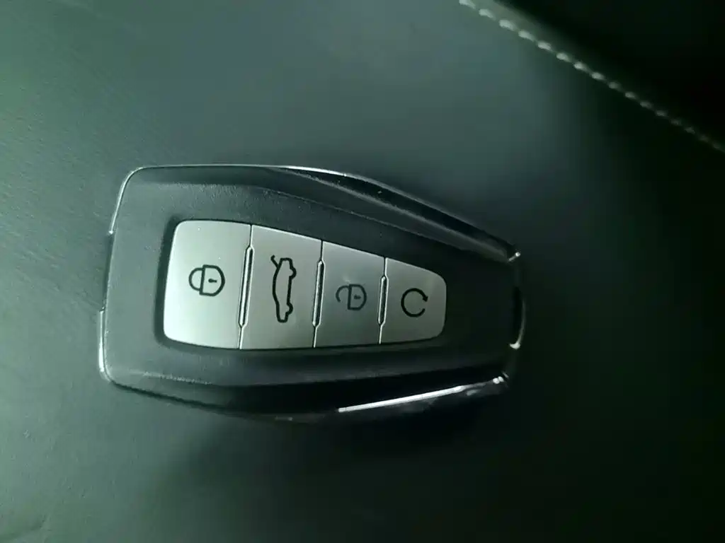 Geely Emgrand GS — миниатюра 9