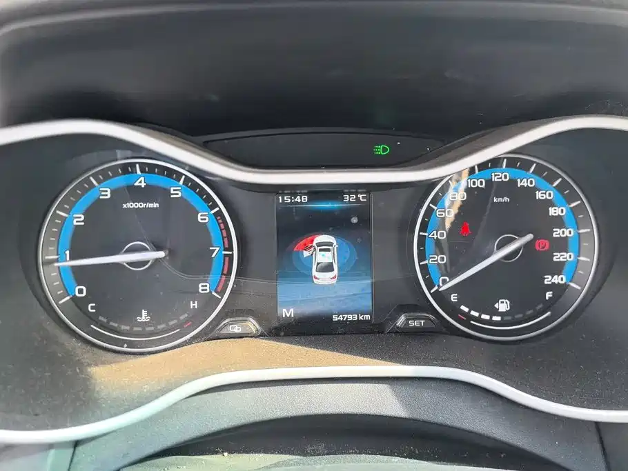Geely Emgrand — миниатюра 14