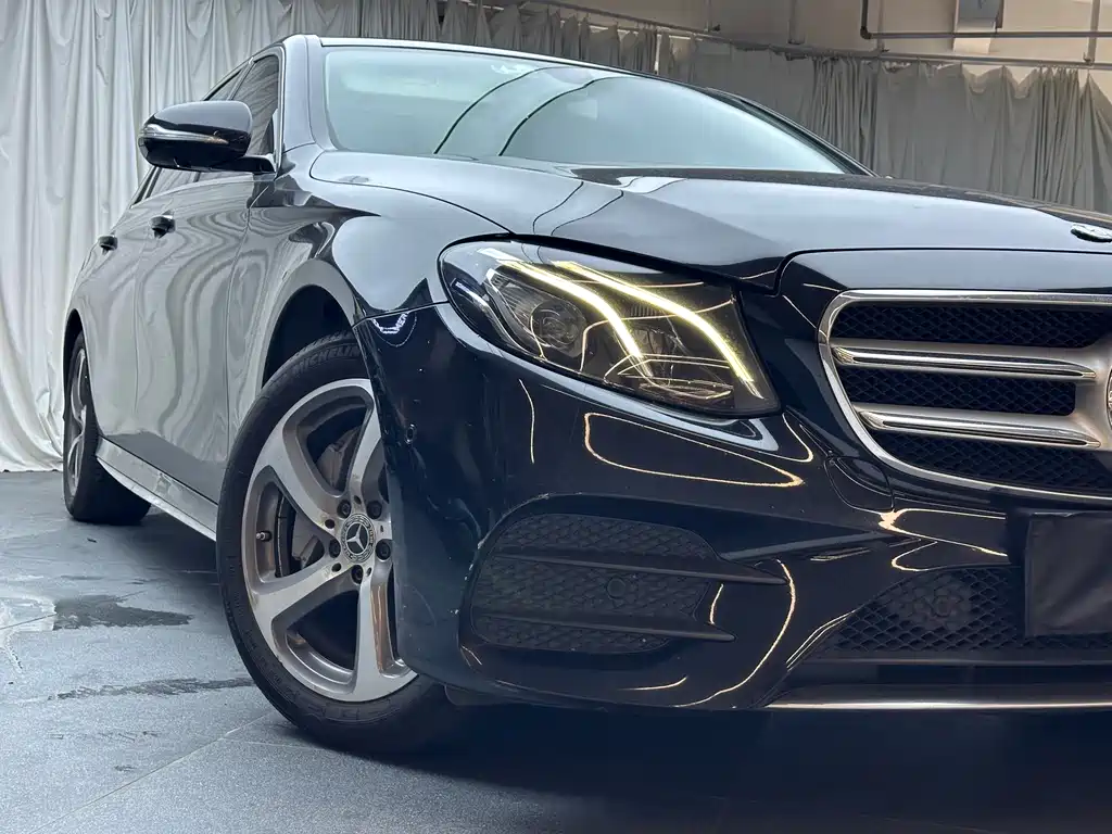 Mercedes-Benz E-Class — миниатюра 9