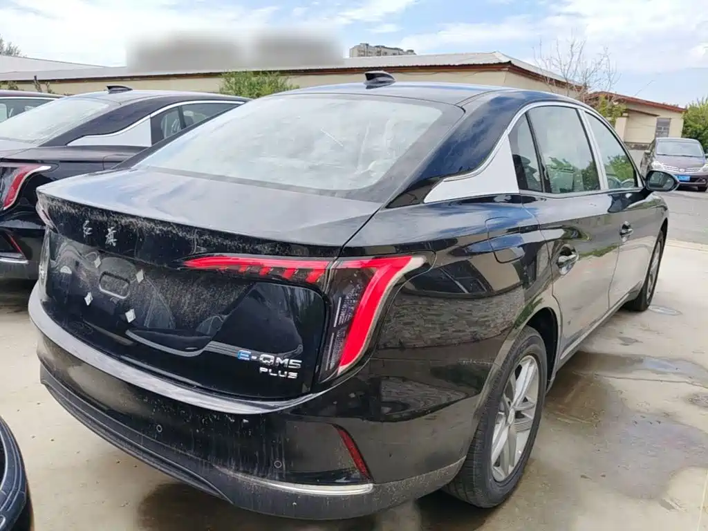 Hongqi E-QM5 2025 610km PLUS