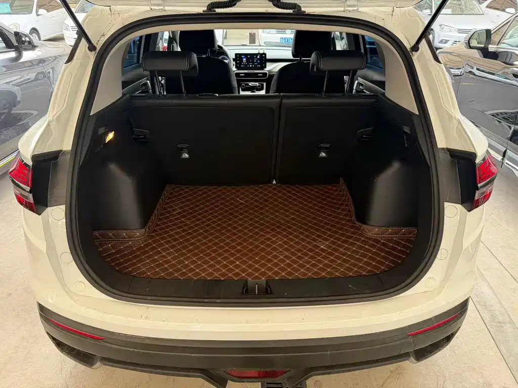 Geely Binyue - фото 7