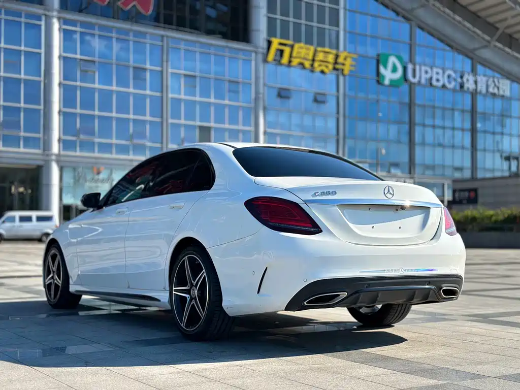 Mercedes-Benz C-Class — миниатюра 6