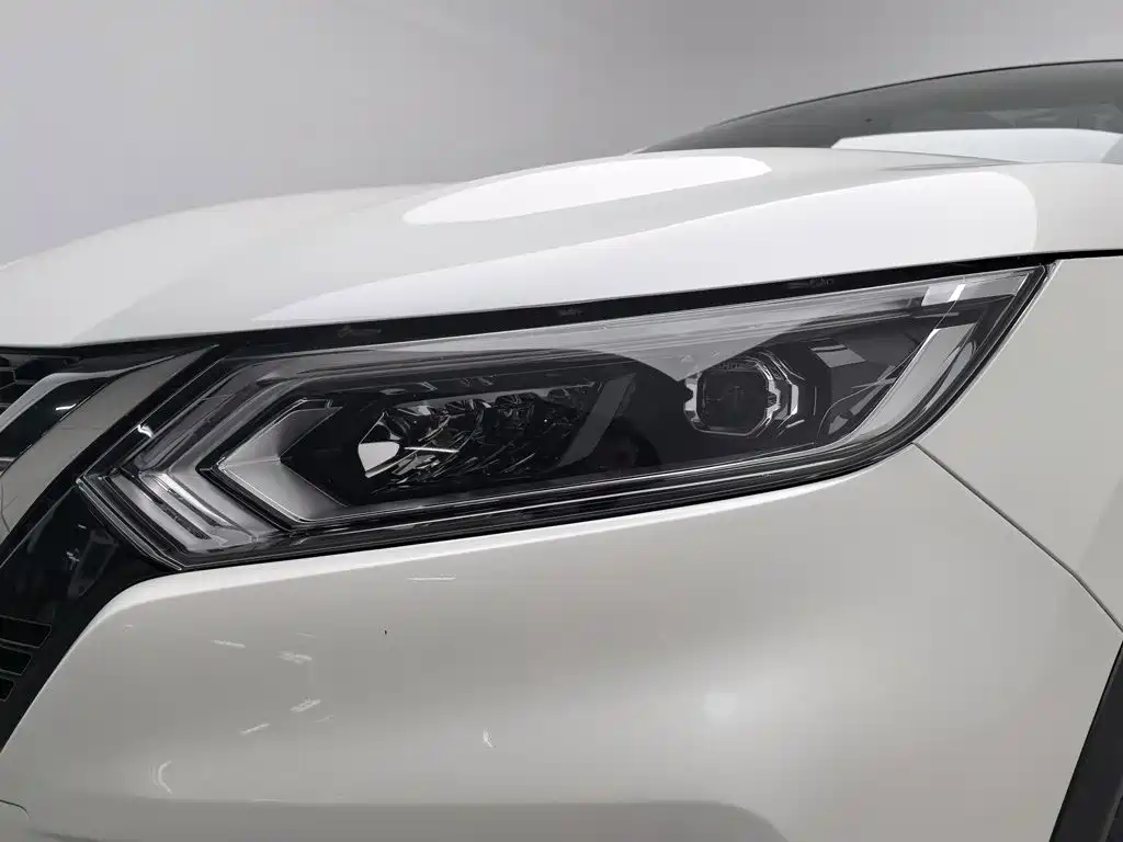 Nissan Qashqai — миниатюра 7