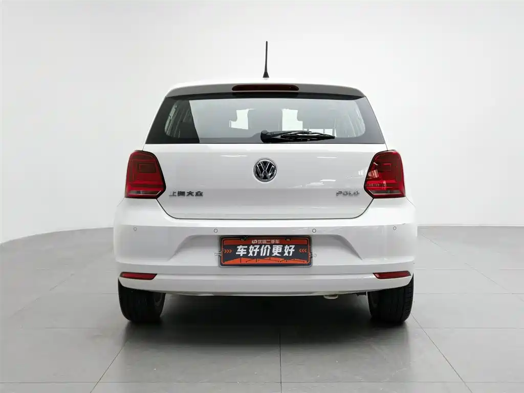 Volkswagen Polo 2014 1.4L AT Comfort