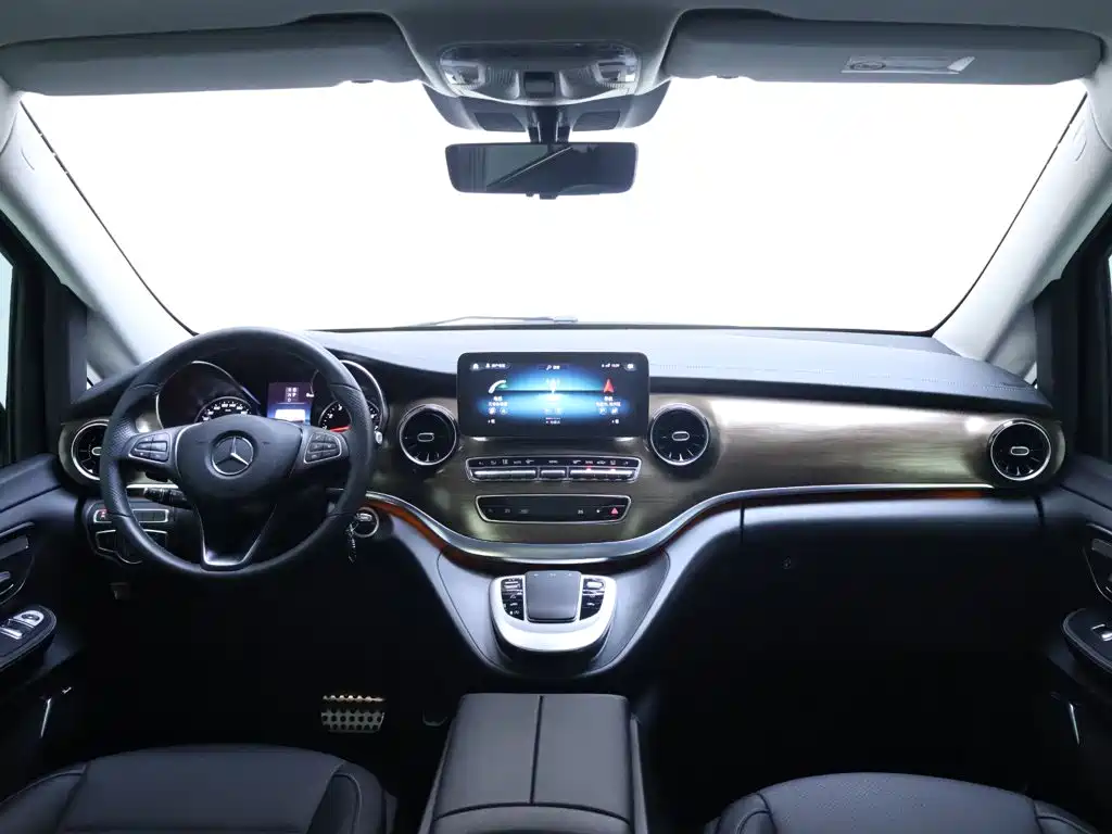 Mercedes-Benz V-Class — миниатюра 13