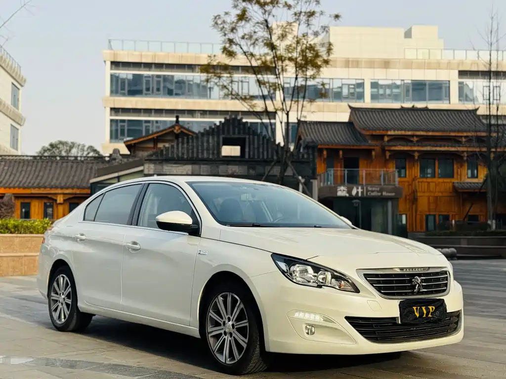 PEUGEOT 408