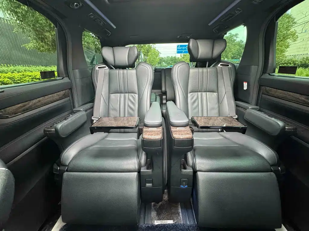Toyota Vellfire — миниатюра 9