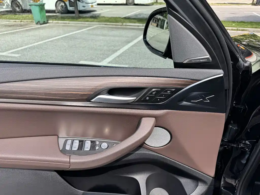 BMW X3 — миниатюра 12