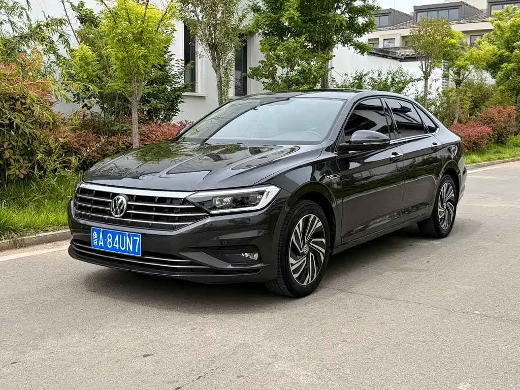 Купить Volkswagen Sagitar