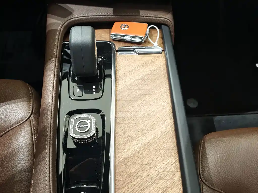 Volvo XC90 — миниатюра 7