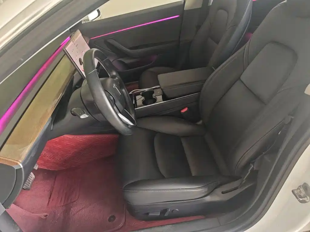 Tesla Model 3 — миниатюра 15
