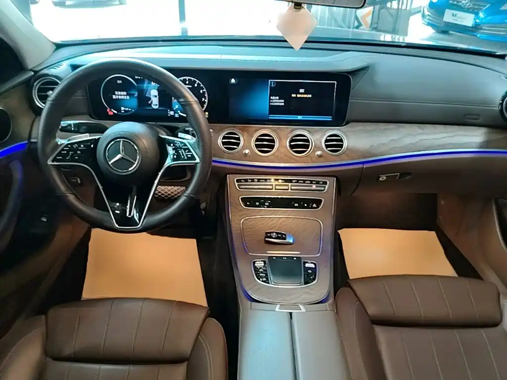 Mercedes-Benz E-Class — миниатюра 10