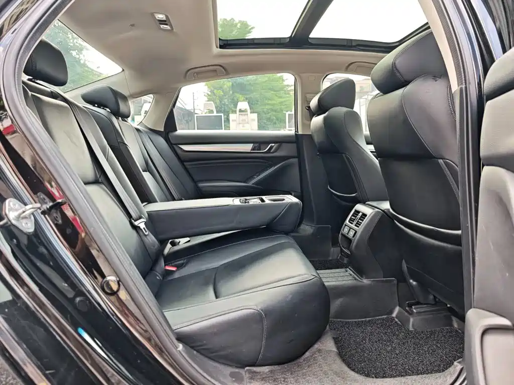 Honda Accord — миниатюра 26