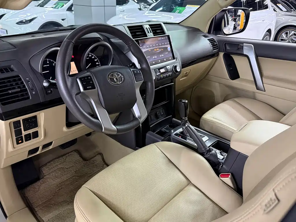 Toyota Land Cruiser Prado 2016 4.0L GX-R